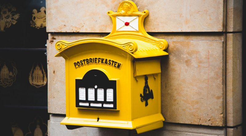 gelber Briefkasten